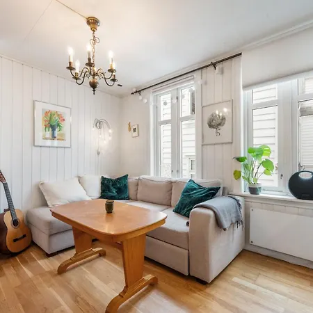 Apartamento Historic Skuteviken *
